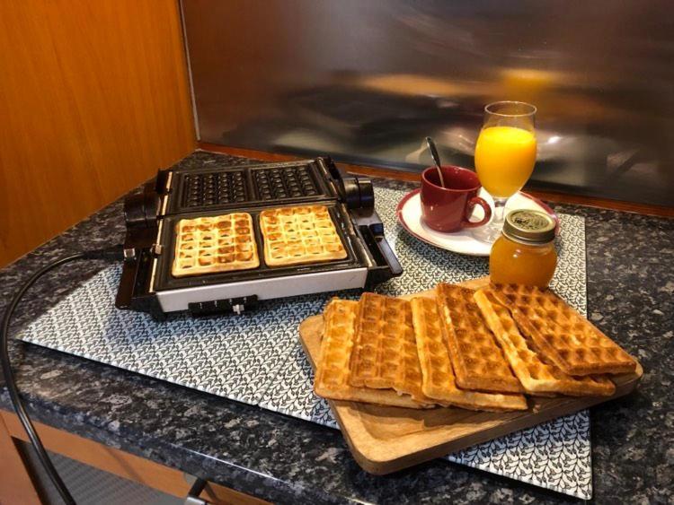 A La Marc'Quize Chambres D'Hotes, Petit Dejeuner Compris, Avec Piscine A Debordement En Exterieur, Bain Nordique A 38 Degres En Prestation Supplement Sur Reservation Horaire Anticipee 1 Place De Parking Gratuite Sur Place Mouxy Luaran gambar