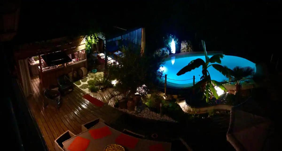 A La Marc'Quize Chambres D'Hotes, Petit Dejeuner Compris, Avec Piscine A Debordement En Exterieur, Bain Nordique A 38 Degres En Prestation Supplement Sur Reservation Horaire Anticipee 1 Place De Parking Gratuite Sur Place Mouxy Luaran gambar