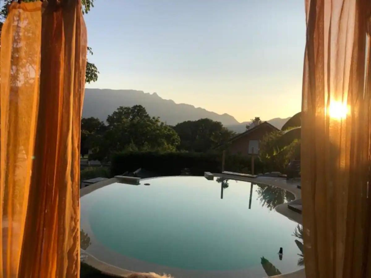 A La Marc'Quize Chambres D'Hotes, Petit Dejeuner Compris, Avec Piscine A Debordement En Exterieur, Bain Nordique A 38 Degres En Prestation Supplement Sur Reservation Horaire Anticipee 1 Place De Parking Gratuite Sur Place Mouxy Luaran gambar
