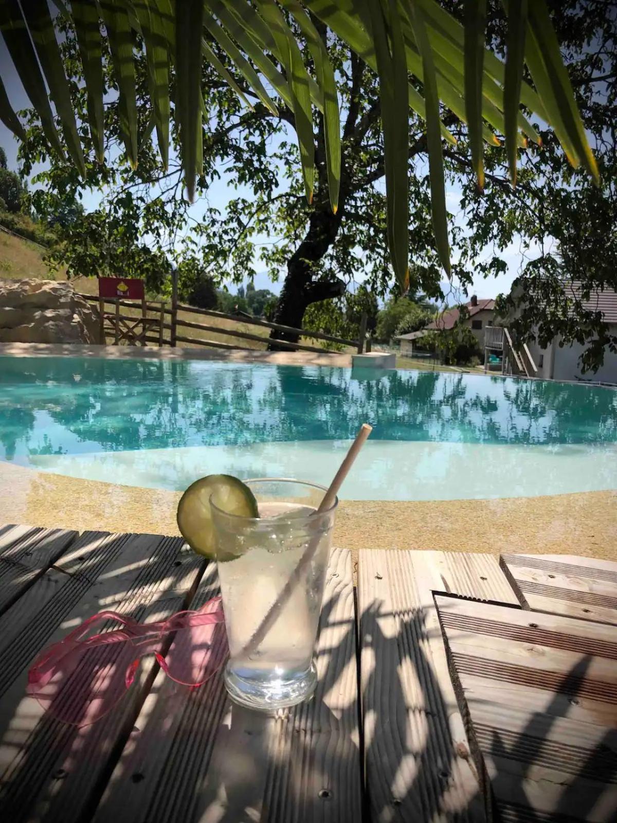 A La Marc'Quize Chambres D'Hotes, Petit Dejeuner Compris, Avec Piscine A Debordement En Exterieur, Bain Nordique A 38 Degres En Prestation Supplement Sur Reservation Horaire Anticipee 1 Place De Parking Gratuite Sur Place Mouxy Luaran gambar