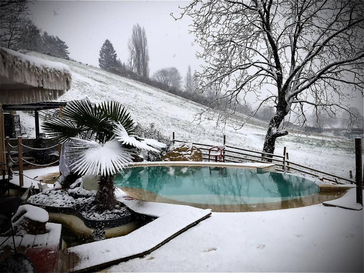 A La Marc'Quize Chambres D'Hotes, Petit Dejeuner Compris, Avec Piscine A Debordement En Exterieur, Bain Nordique A 38 Degres En Prestation Supplement Sur Reservation Horaire Anticipee 1 Place De Parking Gratuite Sur Place Mouxy Luaran gambar