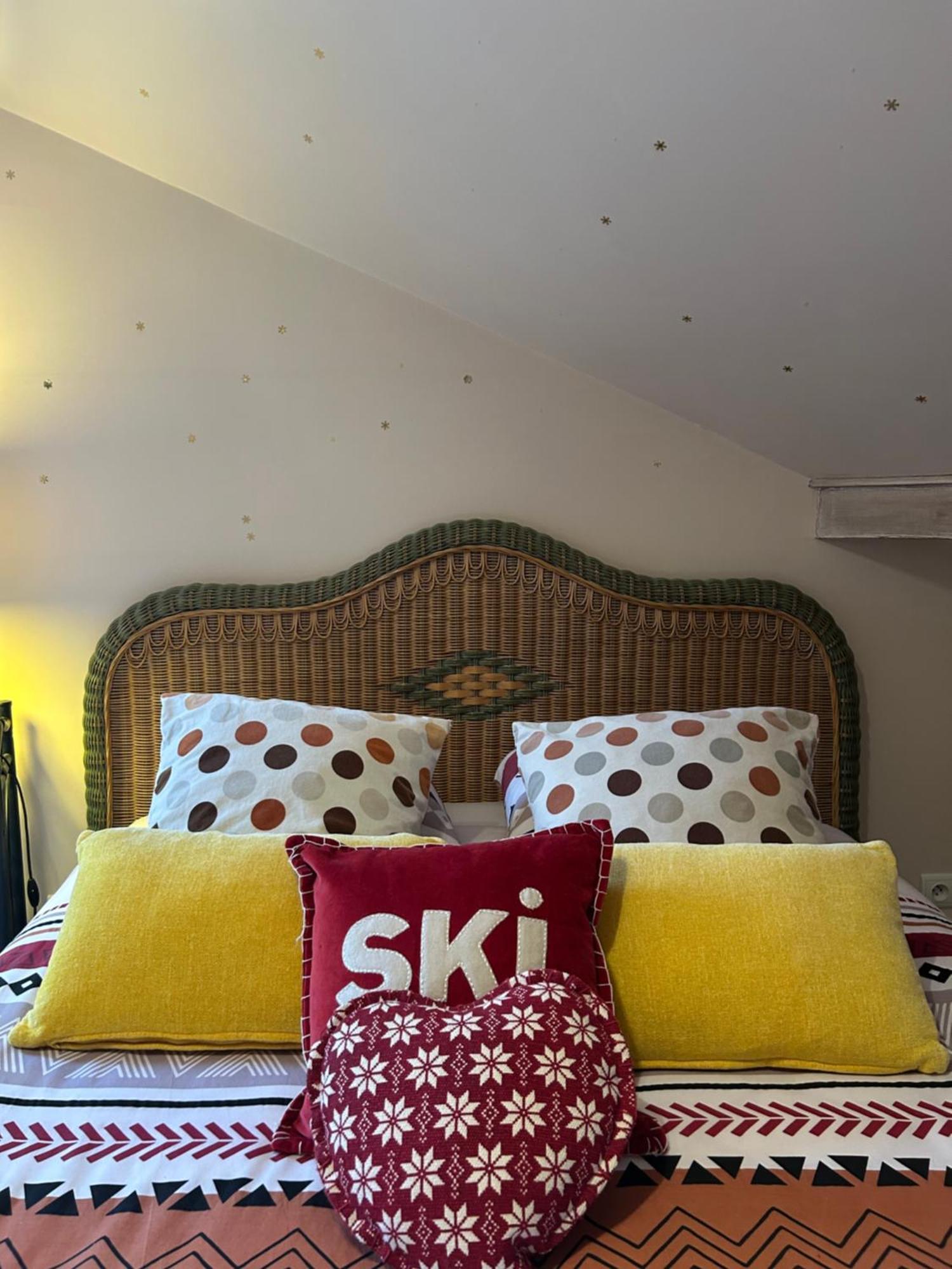 A La Marc'Quize Chambres D'Hotes, Petit Dejeuner Compris, Avec Piscine A Debordement En Exterieur, Bain Nordique A 38 Degres En Prestation Supplement Sur Reservation Horaire Anticipee 1 Place De Parking Gratuite Sur Place Mouxy Luaran gambar