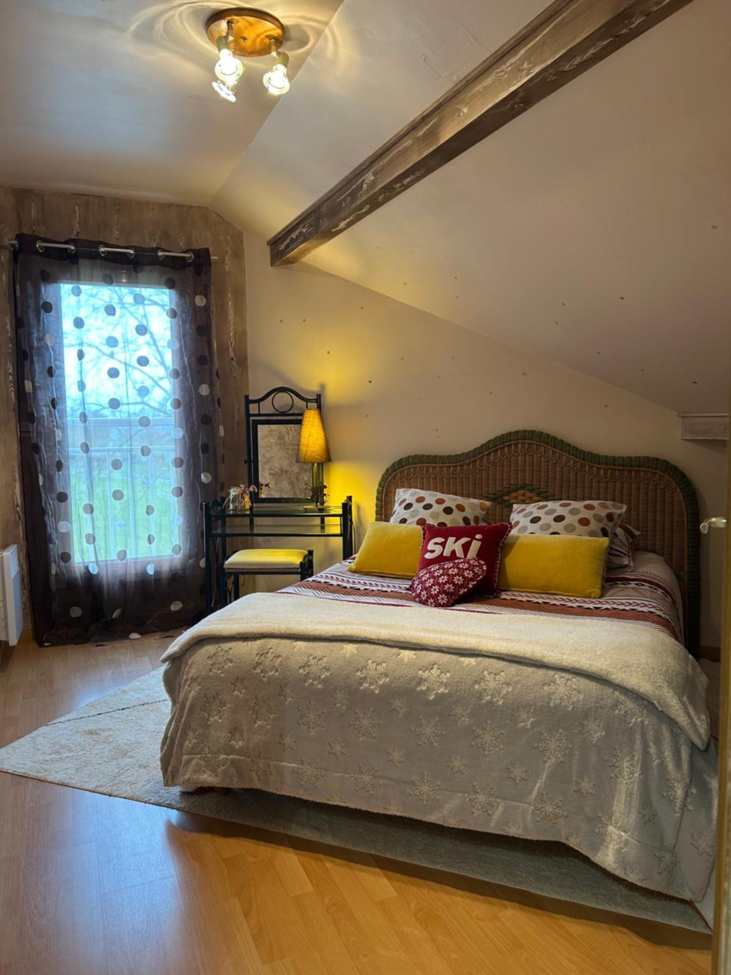 A La Marc'Quize Chambres D'Hotes, Petit Dejeuner Compris, Avec Piscine A Debordement En Exterieur, Bain Nordique A 38 Degres En Prestation Supplement Sur Reservation Horaire Anticipee 1 Place De Parking Gratuite Sur Place Mouxy Luaran gambar