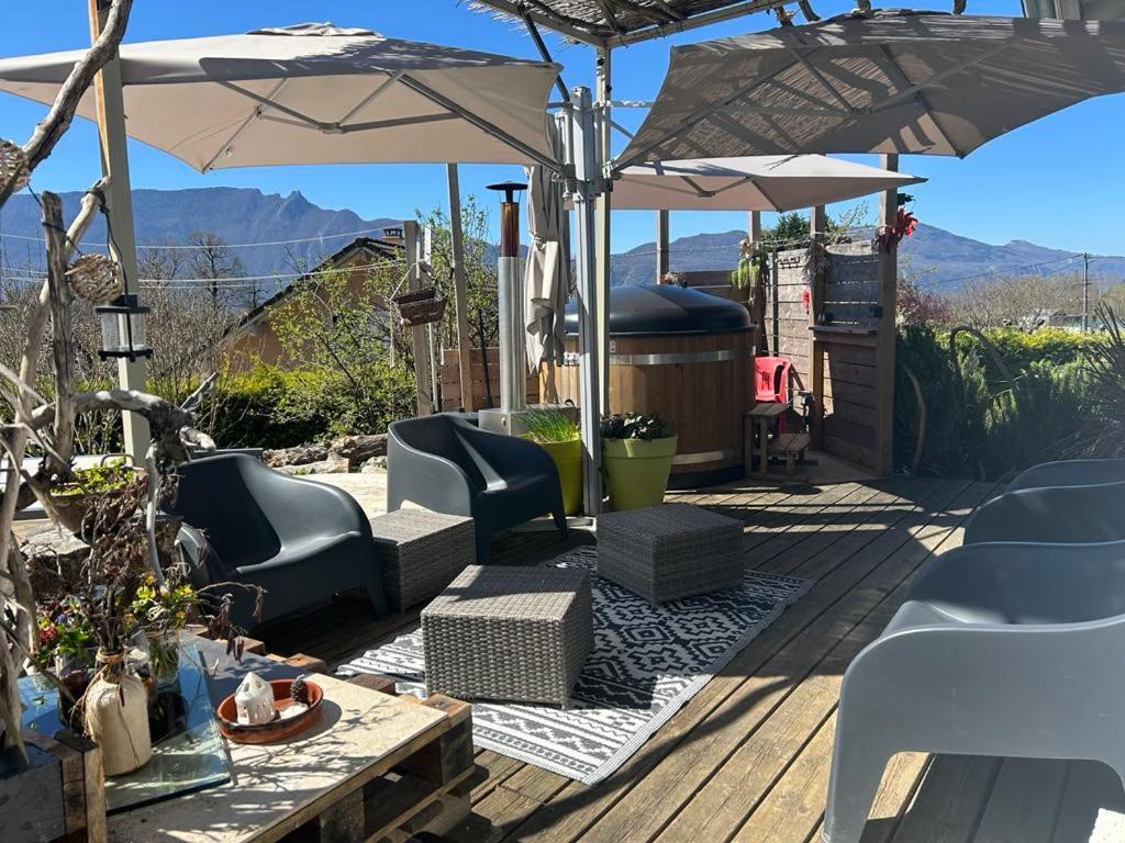 A La Marc'Quize Chambres D'Hotes, Petit Dejeuner Compris, Avec Piscine A Debordement En Exterieur, Bain Nordique A 38 Degres En Prestation Supplement Sur Reservation Horaire Anticipee 1 Place De Parking Gratuite Sur Place Mouxy Luaran gambar
