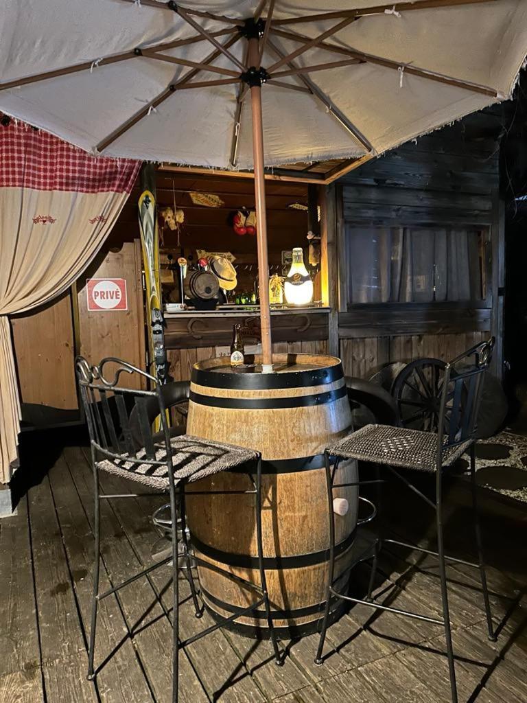 A La Marc'Quize Chambres D'Hotes, Petit Dejeuner Compris, Avec Piscine A Debordement En Exterieur, Bain Nordique A 38 Degres En Prestation Supplement Sur Reservation Horaire Anticipee 1 Place De Parking Gratuite Sur Place Mouxy Luaran gambar