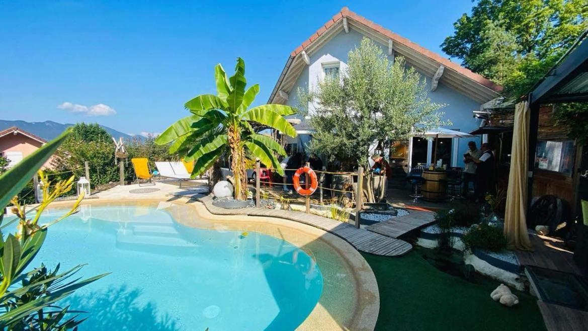 A La Marc'Quize Chambres D'Hotes, Petit Dejeuner Compris, Avec Piscine A Debordement En Exterieur, Bain Nordique A 38 Degres En Prestation Supplement Sur Reservation Horaire Anticipee 1 Place De Parking Gratuite Sur Place Mouxy Luaran gambar